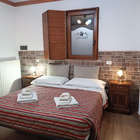 Ca' Le Rose Bed and Breakfast Bagnolo San Vito Buitenkant foto