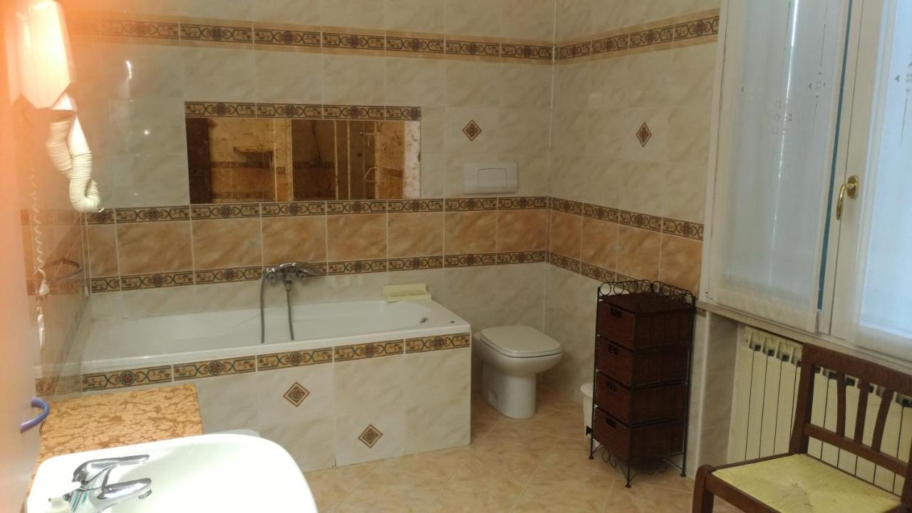 Ca' Le Rose Bed and Breakfast Bagnolo San Vito Buitenkant foto