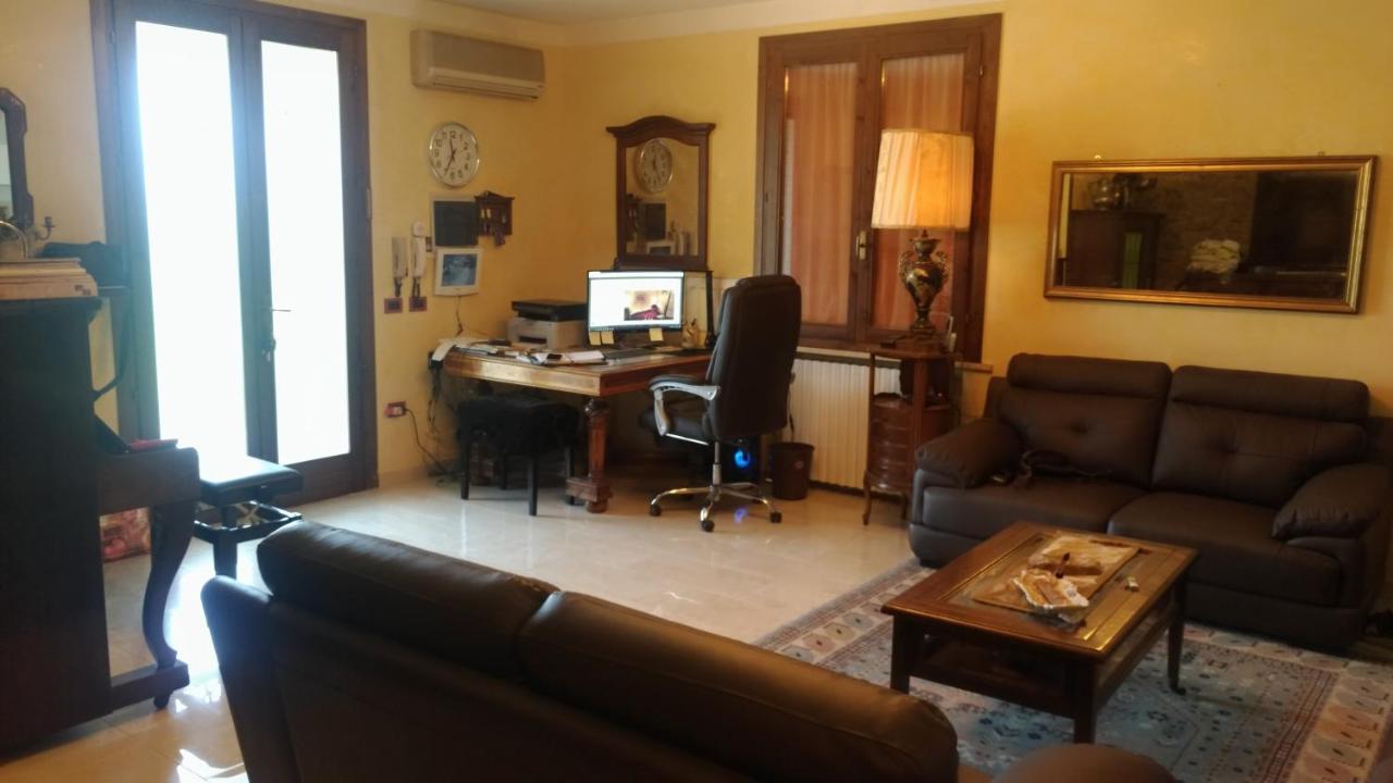 Ca' Le Rose Bed and Breakfast Bagnolo San Vito Buitenkant foto